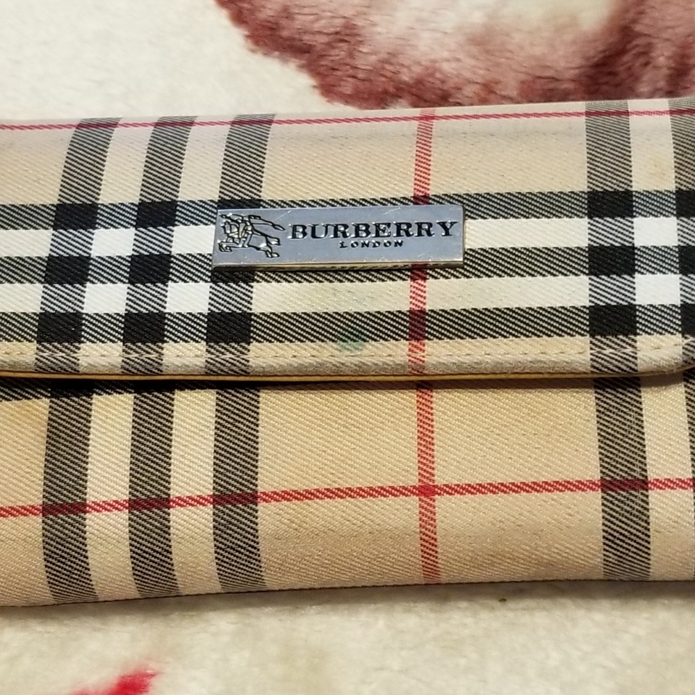 Burberry wallet